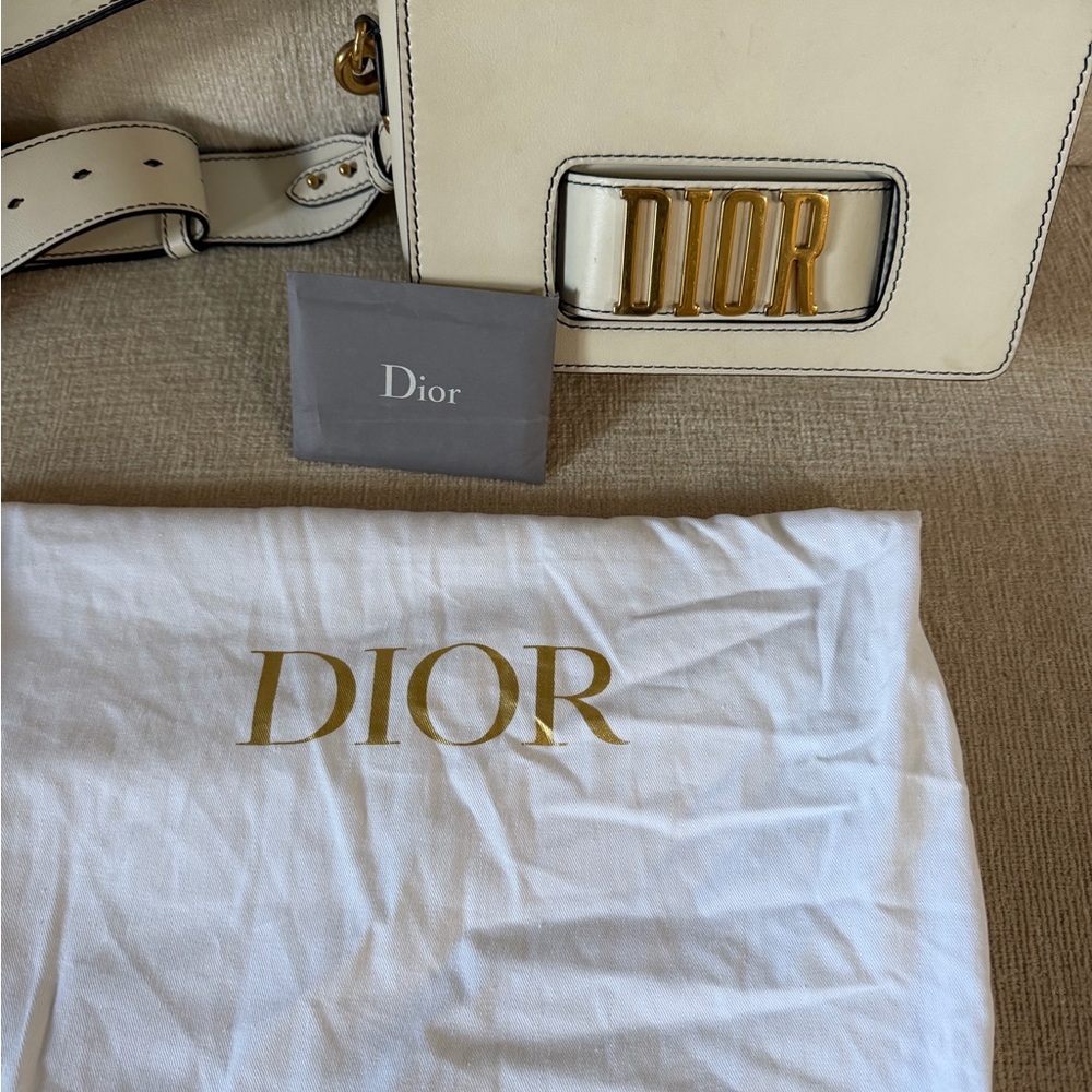 Dior White Crossbody Bag with Gold Logo - Picture 8 of 9